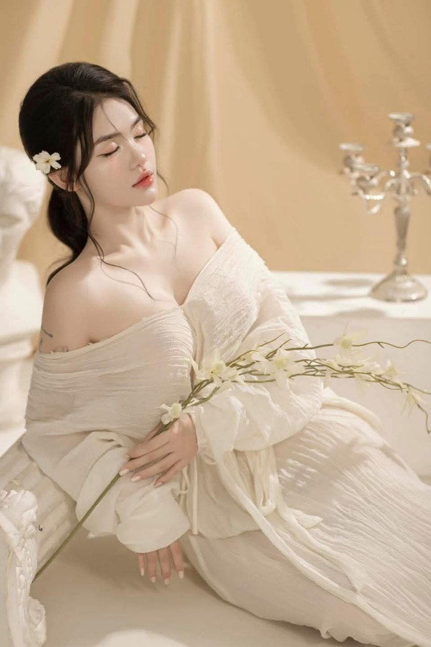 Bốn người đàn ông bị hiếp dâm tập thể và xuất tinh vào âm đạo - quá tải tinh trùng